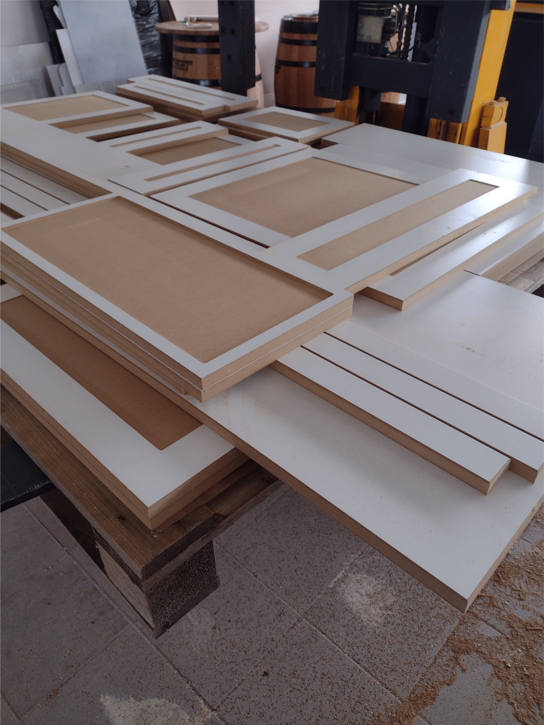 Milling Kitchen cabinet doors - Service Plast 