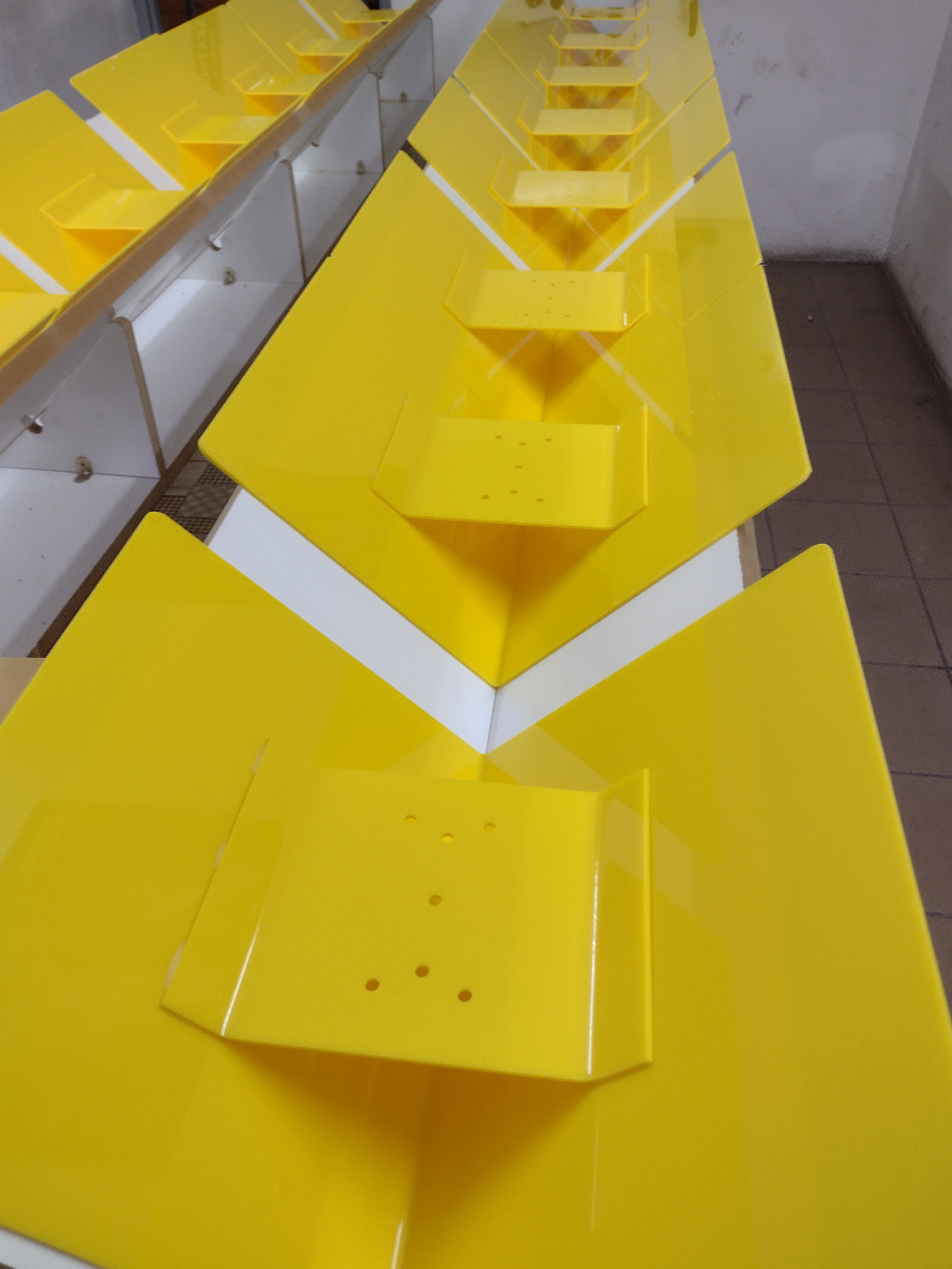 Laser cutting, bending and gluing plexiglass  - www.serviceplast.pl 